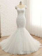 Trumpet/Mermaid V-Neck Sleeveless Applique Tulle Floor-Length Wedding Dresses