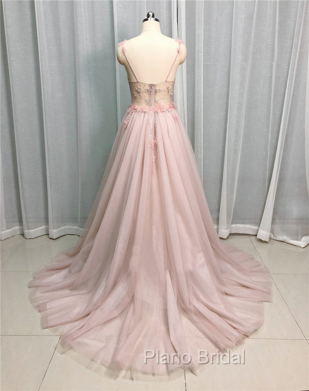 Tulle A-Line/Princess Appliques Lace Wedding Dresses Secondary image