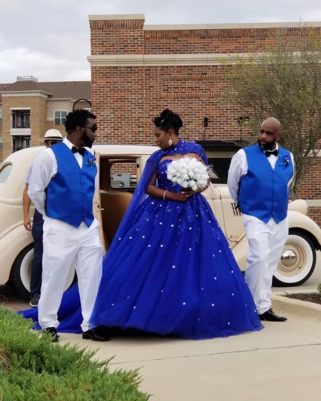 Tulle Ball Gown Quinceanera Dresses With Cape Formal Prom Dresses