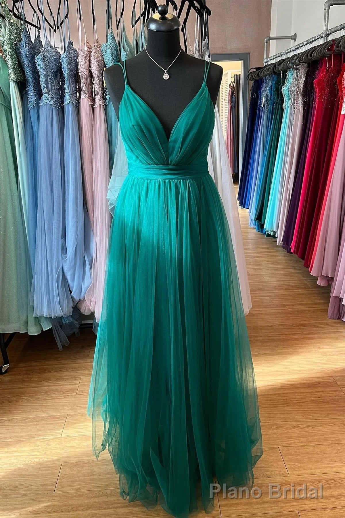Tulle Skirt Dark Blue Prom Dresses With V-Neckline Main image