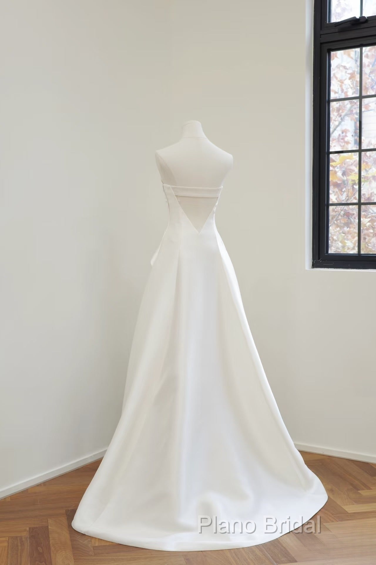 Unique A Line Strapless Satin White Wedding Dresses Brides Dresses Secondary image