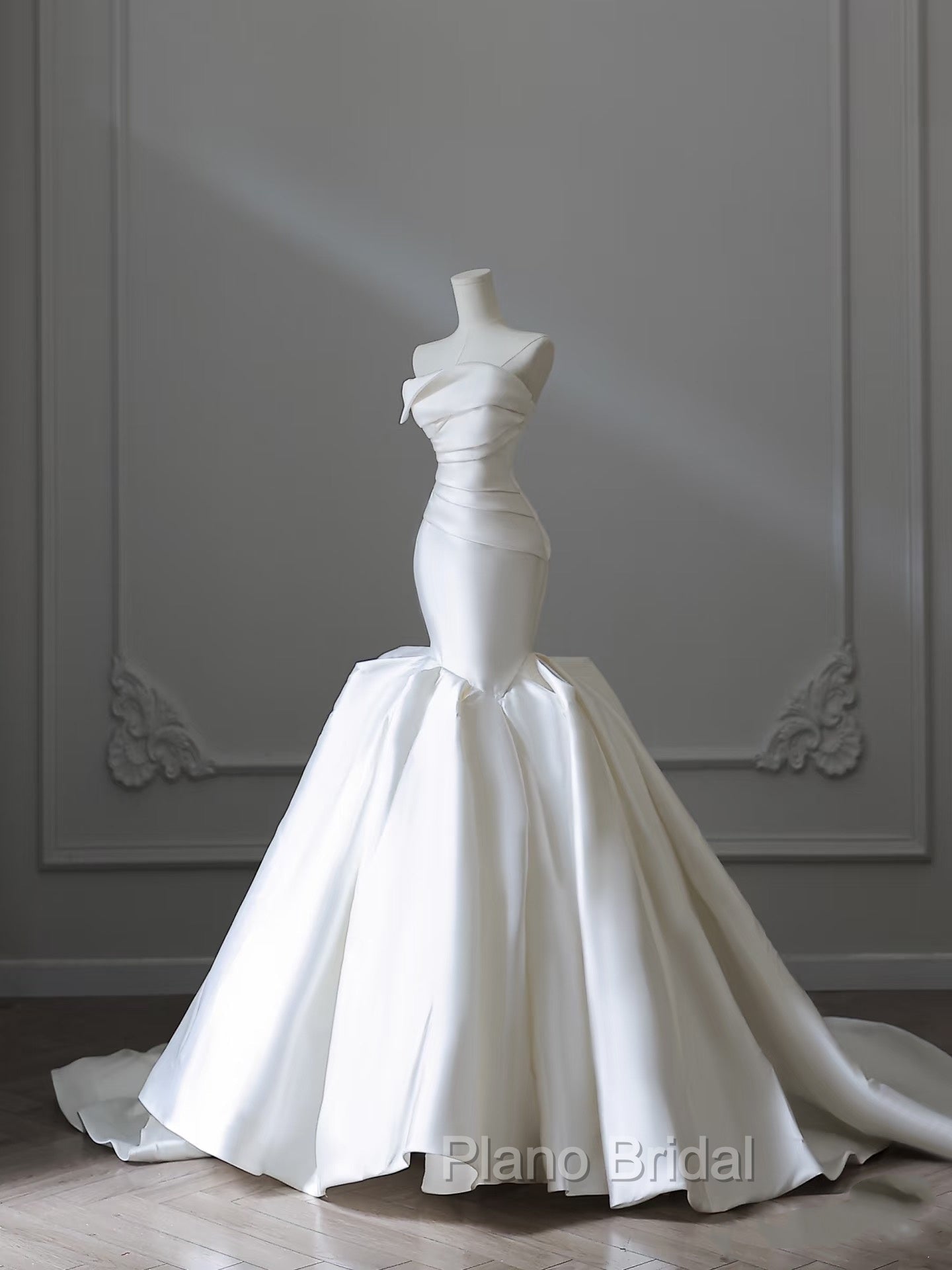 Unique Mermaid Strapless Ivory Satin Wedding Dresses Brides Dresses