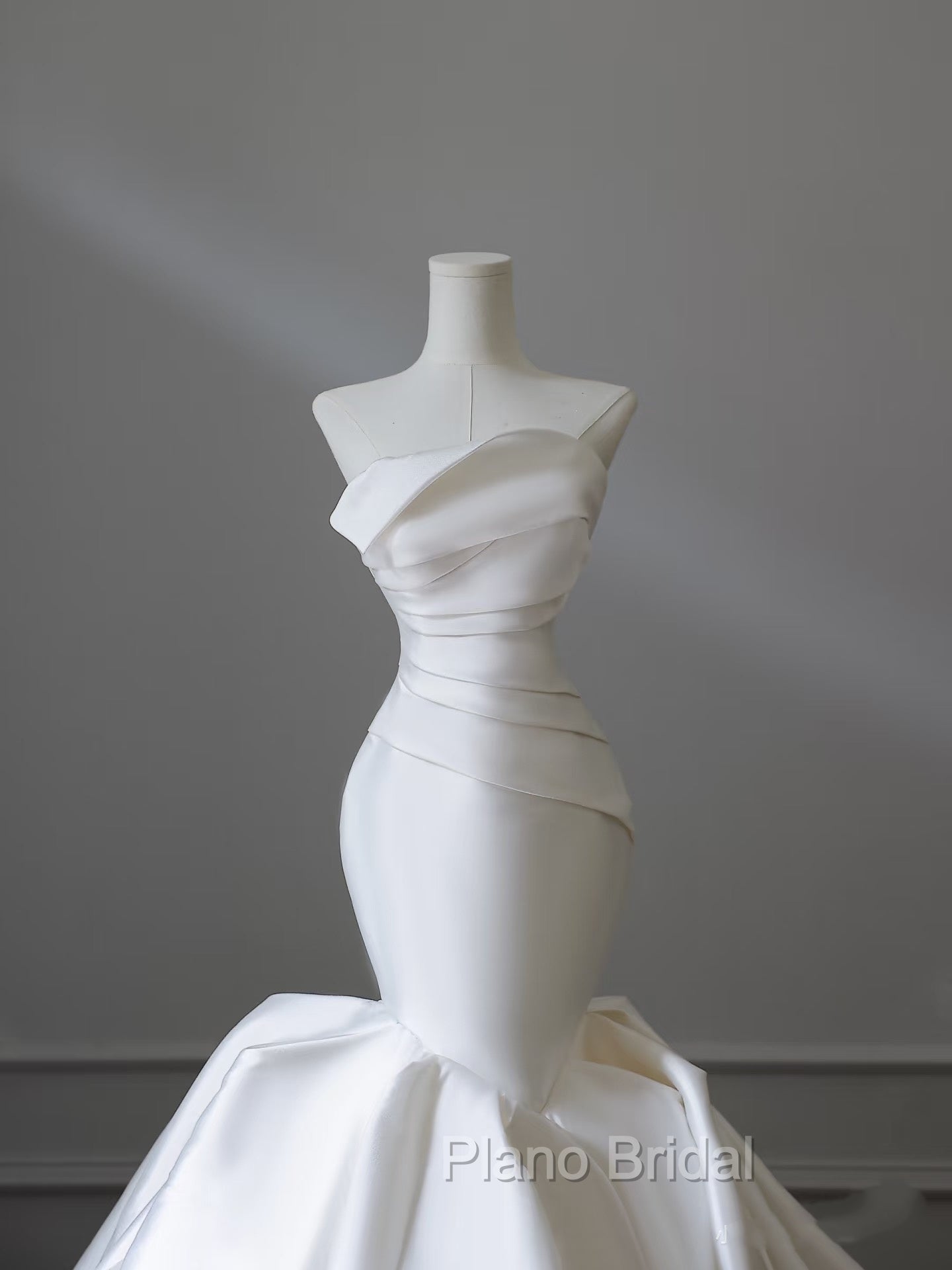 Unique Mermaid Strapless Ivory Satin Wedding Dresses Brides Dresses