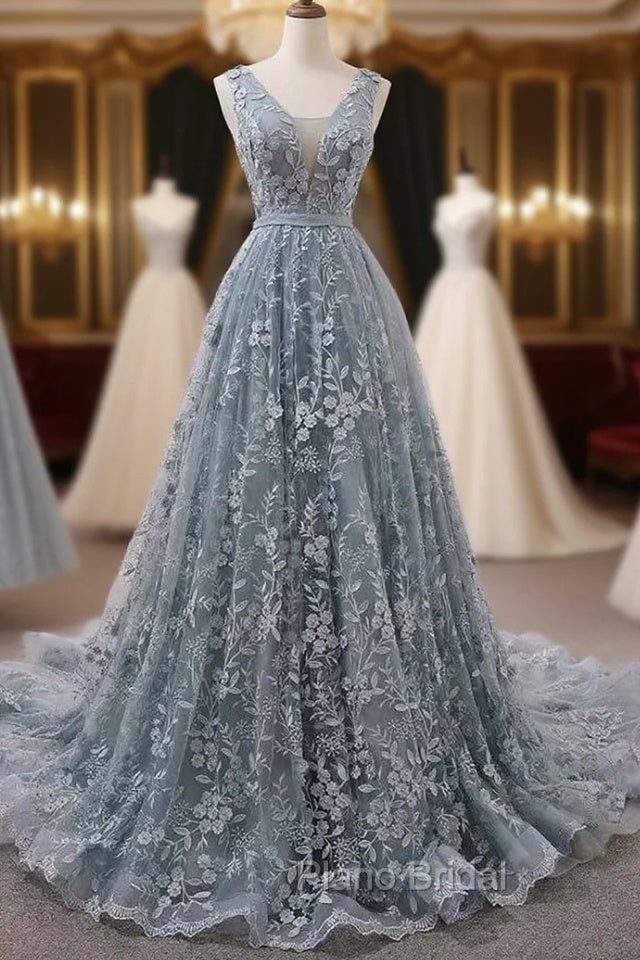 V-Neck Appliques Lace Wedding Dresses With Chapel Train