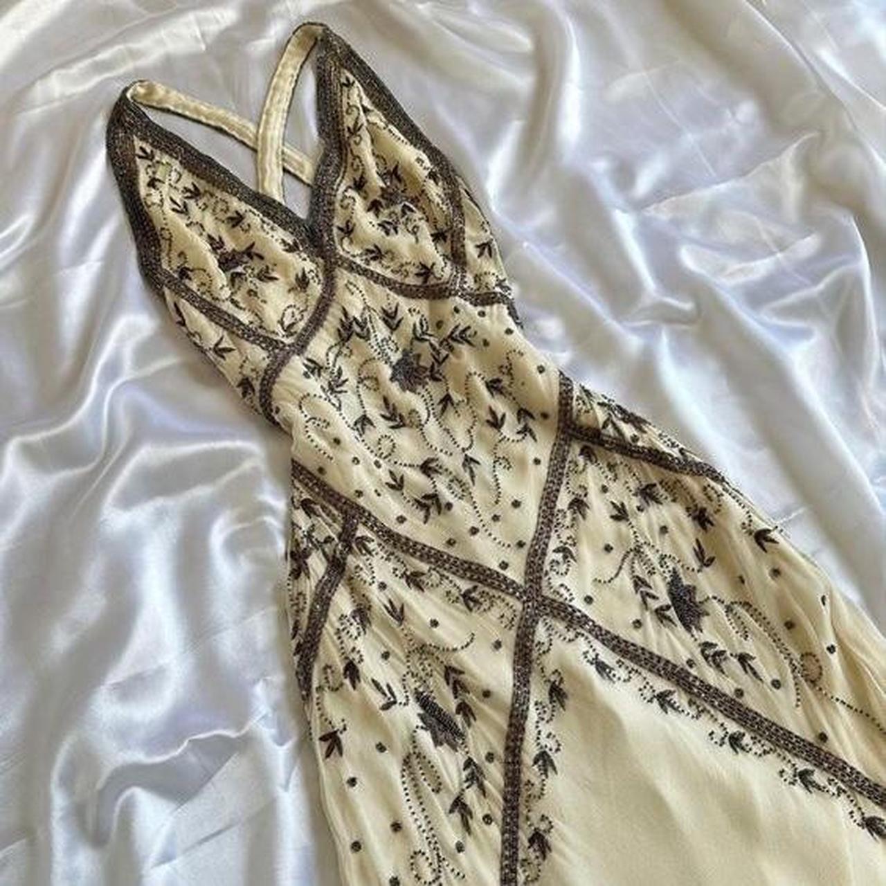 Fairytale Cream Beige/Black/Pink V Neck Sophisticated Elegant Floral Long Formal Evening Formal Prom Dresses