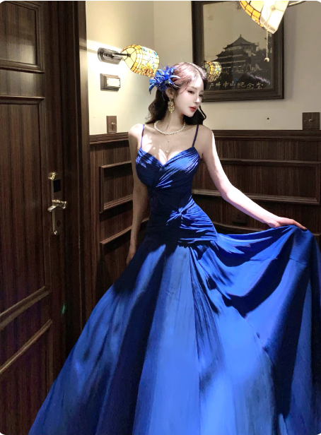 Vibrant Royal Blue A-Line Spaghetti Strap Knot-Embellished Chiffon Long Formal Prom Dresses Secondary image