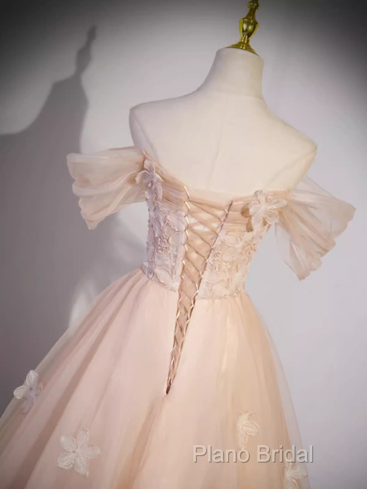 Vintage Ball Gown Off The Shoulder Tulle Long Formal Prom Dresses Formal Dresses Secondary image