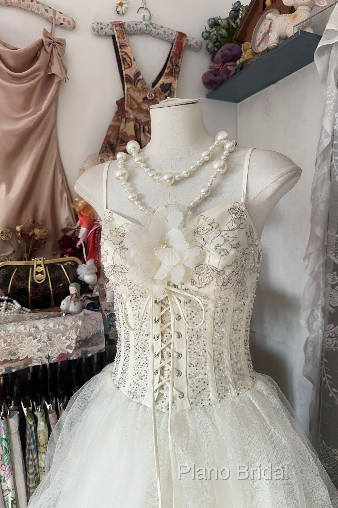 Vintage Ball Gown Spaghetti Straps Sleeveless Long White Formal Dresses Formal Prom Dresses