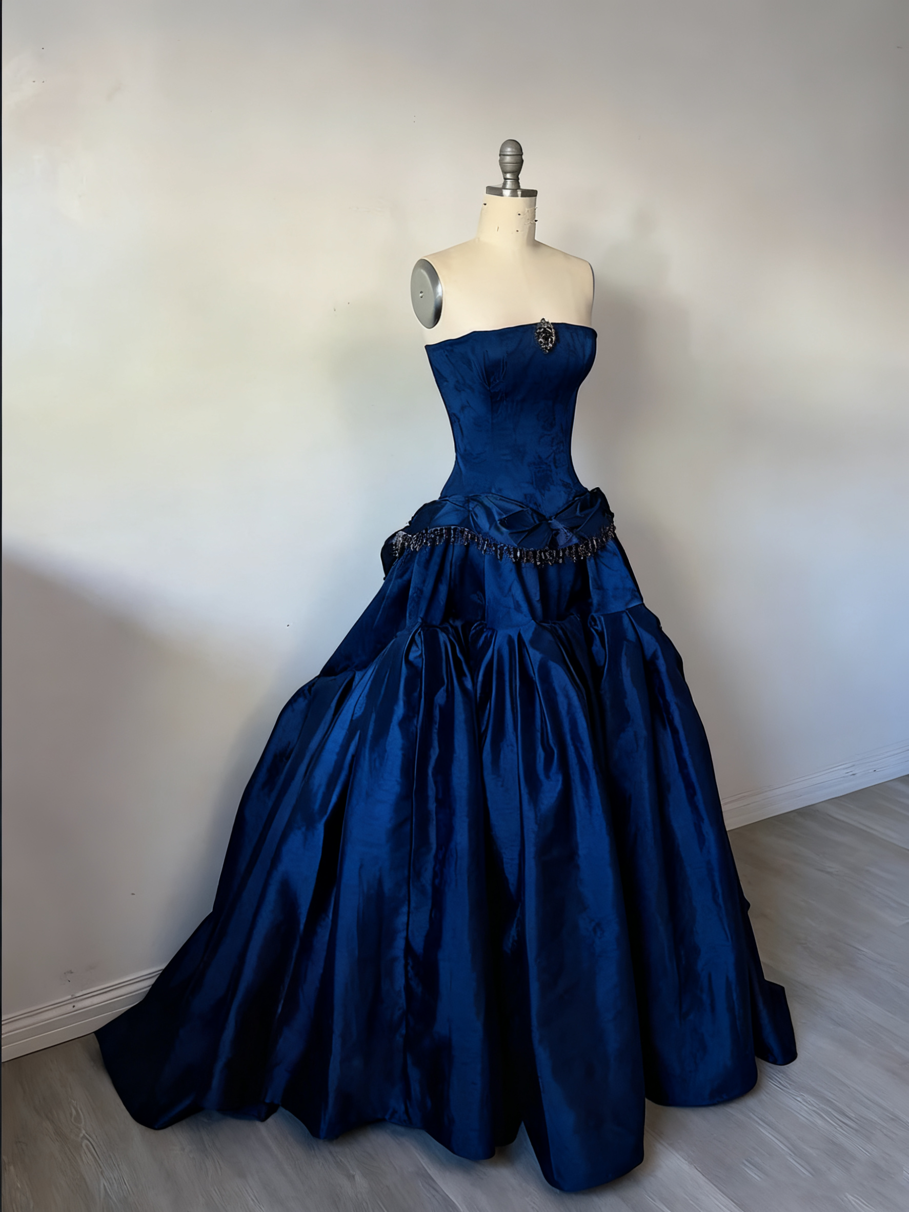 Vintage Ball Gown Strapless Burgundy Sleeveless Satin 90S Classy Formal Prom Dresses Inspiration Party Dresses Princess Graduation Dresses
