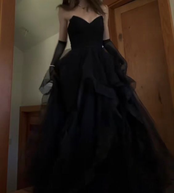 Vintage Ball Gown Strapless Sleeveless Long Tulle Black Formal Prom Dresses