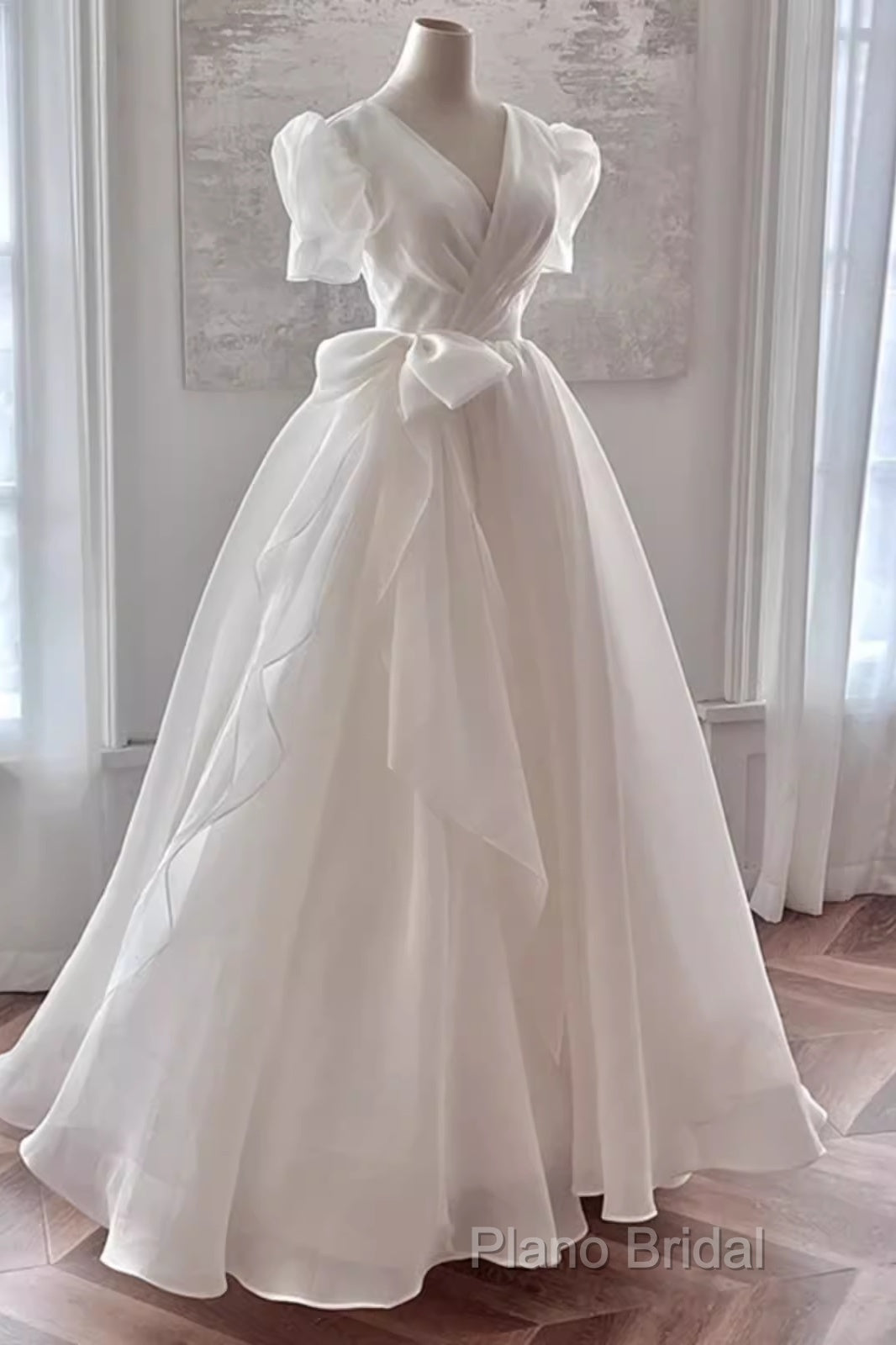 Vintage Ball Gown V Neckline Chiffon White Long Wedding Dresses Brides Dresses Secondary image