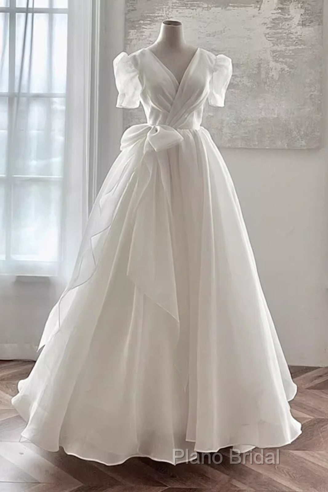 Vintage Ball Gown V Neckline Chiffon White Long Wedding Dresses Brides Dresses