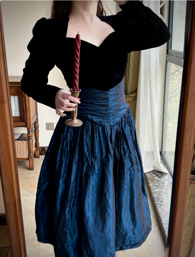 Vintage Black And Blue A-Line Long-Sleeved Velvet And Satin Formal Prom Dresses