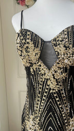 Vintage Black And Gold Mermaid Strappy Sequin Embroidered Long Formal Prom Dresses