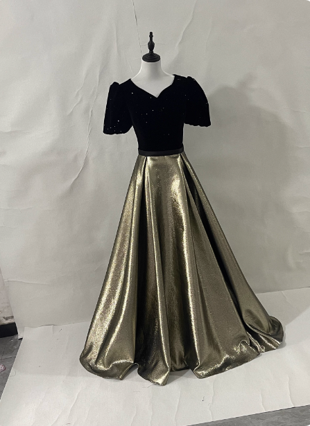 Vintage Black & Gold Panel A-Line V-Neck Short Sleeve Velvet Satin Long Formal Prom Dresses Secondary image