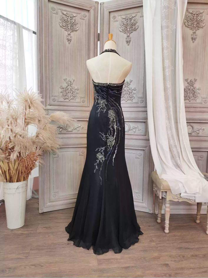 Vintage Black Mermaid Halter Neck Beaded Chiffon Long Formal Prom Dresses