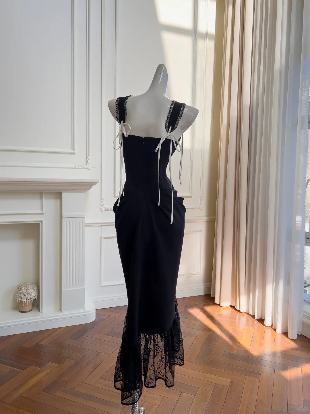 Vintage Black Mermaid Lace And Satin Long Formal Prom Dresses