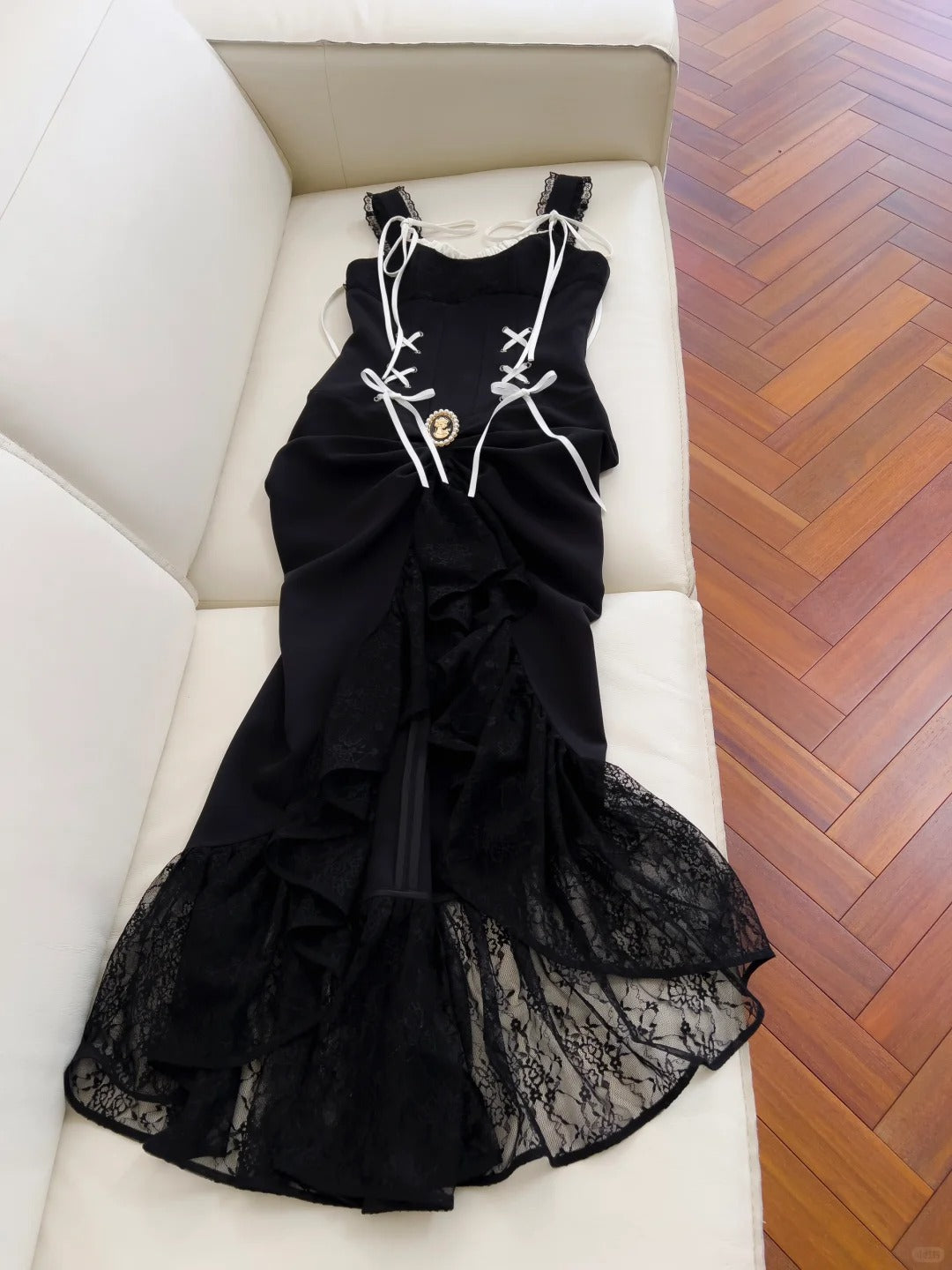Vintage Black Mermaid Lace And Satin Long Formal Prom Dresses