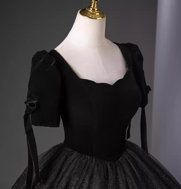 Vintage Black Puff Sleeve Velvet Shimmer Tulle Ball Gown Prom Dresses Sweet 16 Dresses