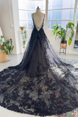Vintage Black Spaghetti-Straps Sleeveless Long Lace Sequined Wedding Dresses Online