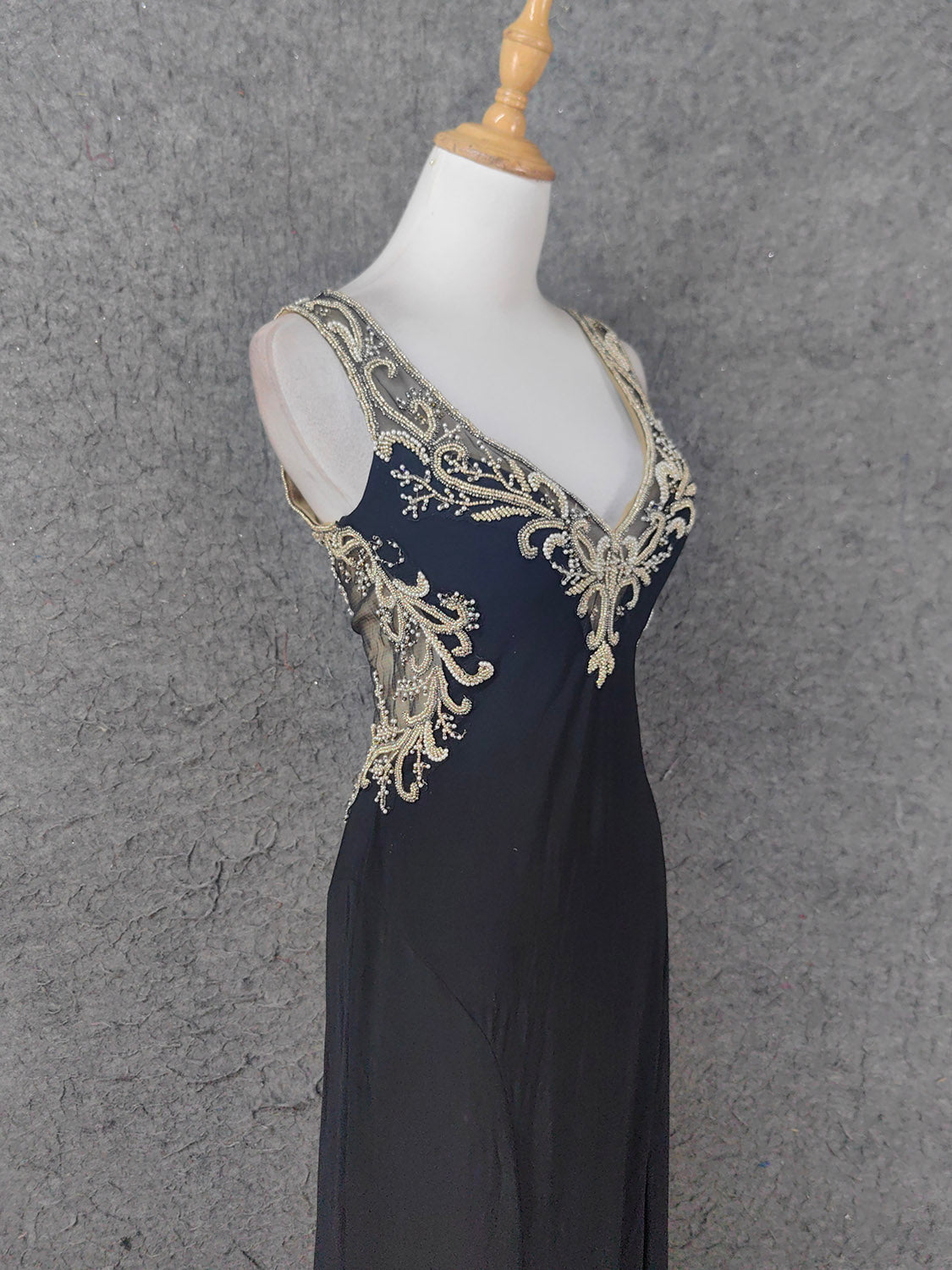 Vintage Black V-Neck Beaded Chiffon Long Formal Prom Dresses