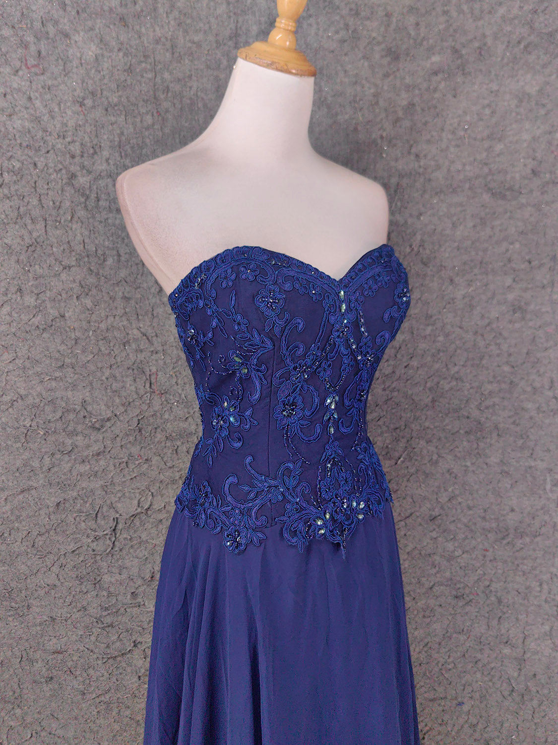 Vintage Blue Sweetheart Neck Embroidered Chiffon Long Formal Prom Dresses