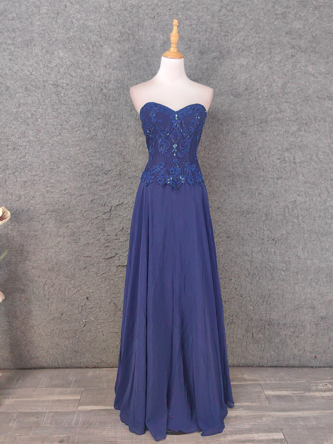 Vintage Blue Sweetheart Neck Embroidered Chiffon Long Formal Prom Dresses Main image
