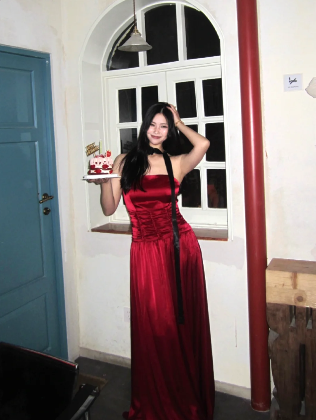 Vintage Burgundy A-Line Strapless Satin Long Formal Prom Dresses
