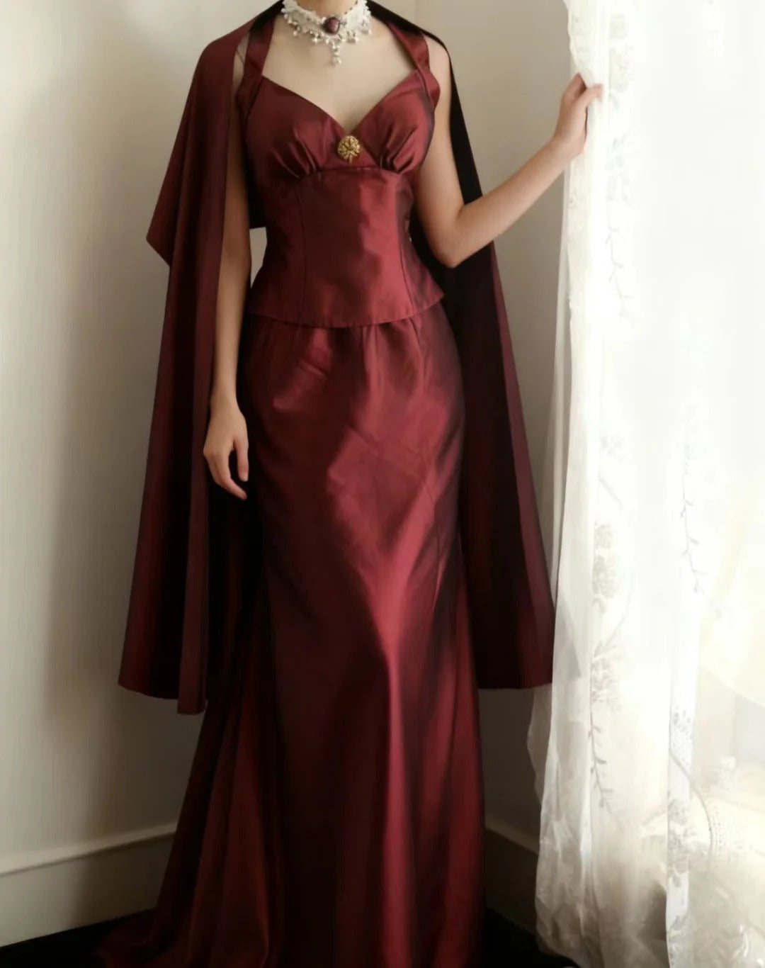 Vintage Burgundy Halter Neck Mermaid Satin Long Formal Prom Dresses
