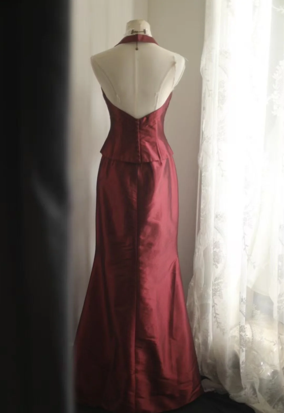 Vintage Burgundy Halter Neck Mermaid Satin Long Formal Prom Dresses