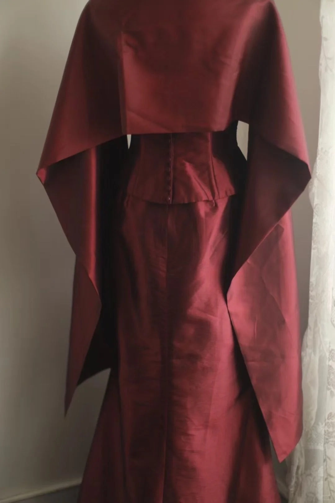 Vintage Burgundy Halter Neck Mermaid Satin Long Formal Prom Dresses