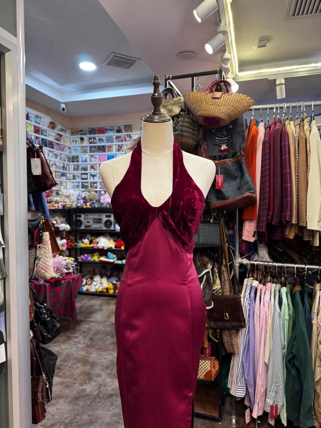 Vintage Burgundy Halter Neck Velvet Satin Long Formal Prom Dresses