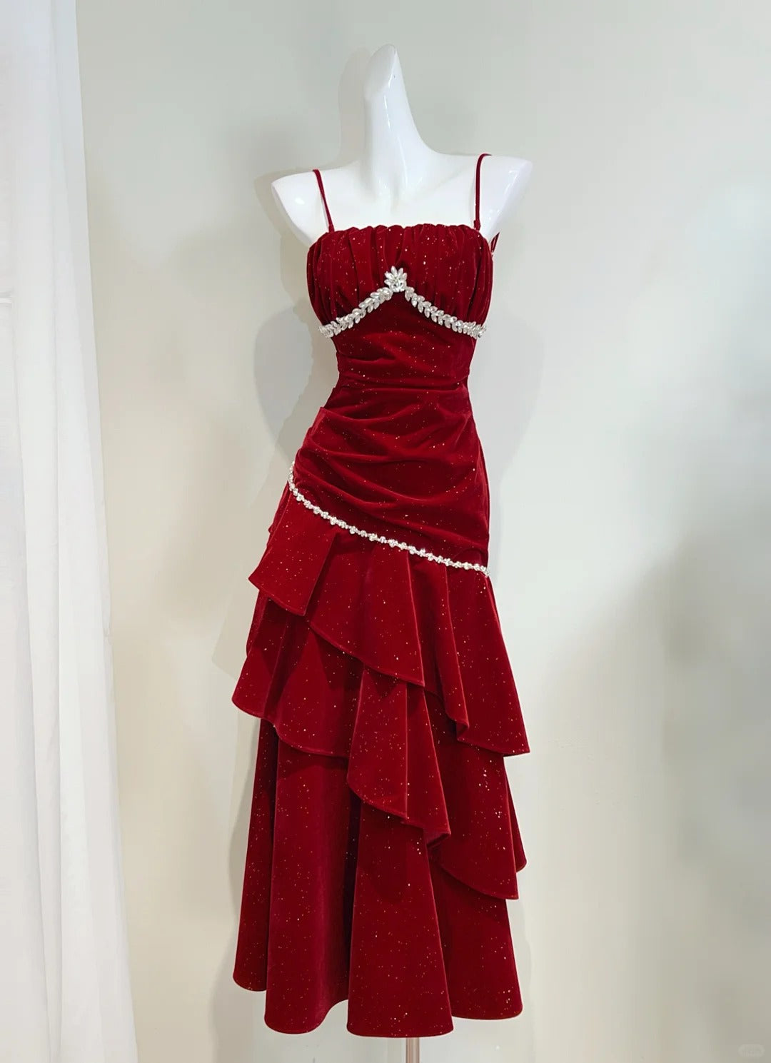 Vintage Burgundy Mermaid Spaghetti Strap Ruffle Velvet Formal Prom Dresses Main image