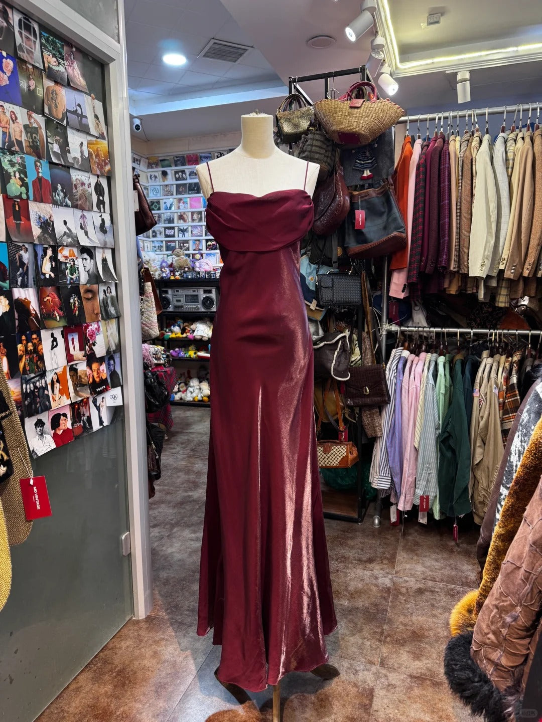 Vintage Burgundy Spaghetti Strap Halter Neck Satin Long Formal Prom Dresses Secondary image