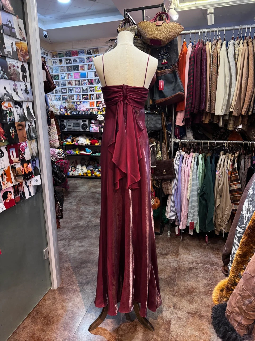 Vintage Burgundy Spaghetti Strap Halter Neck Satin Long Formal Prom Dresses