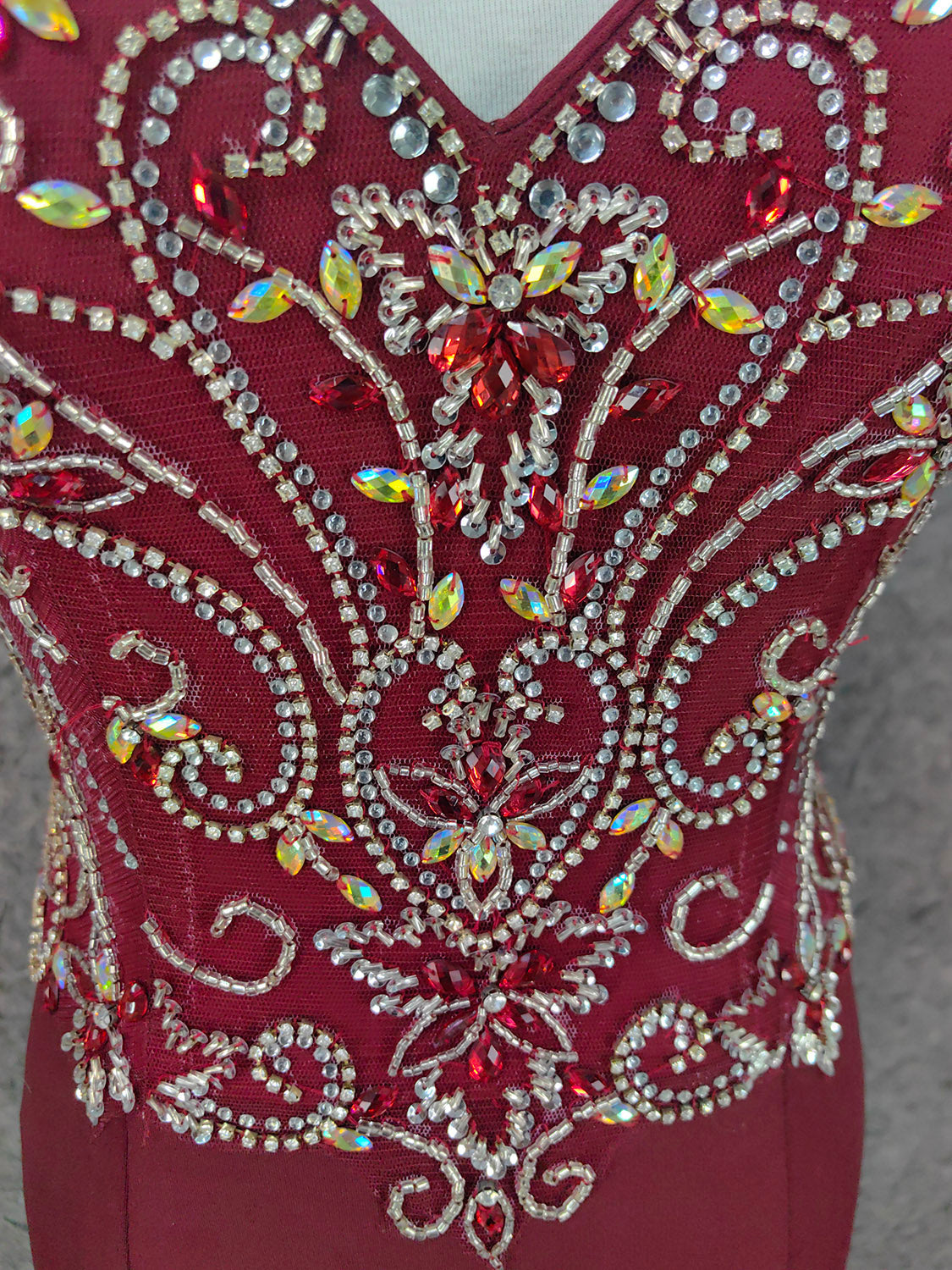 Vintage Burgundy Spaghetti Strap V-Neck Beaded Chiffon Long Formal Prom Dresses