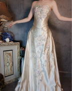Vintage Champagne Gold A-Line Strapless Embroidered Satin Train Formal Prom Dresses
