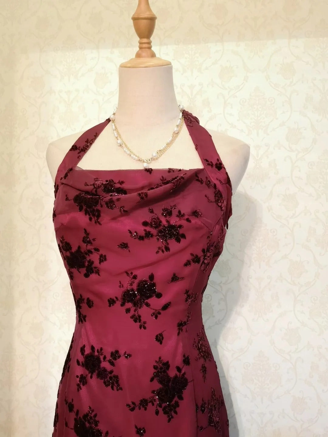 Vintage Chic Halter Neck Beaded Chiffon Formal Prom Dresses
