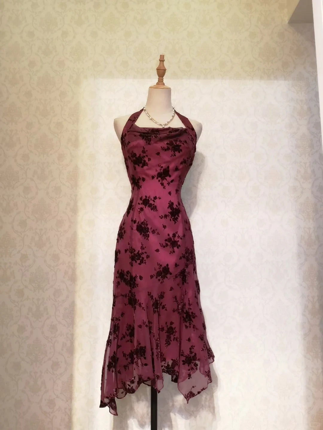 Vintage Chic Halter Neck Beaded Chiffon Formal Prom Dresses Main image
