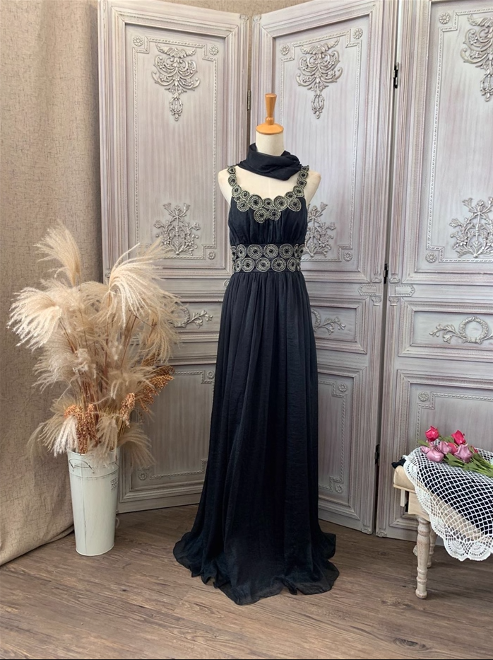 Vintage Court Black Embroidery Circular Pattern Black Diamond Chiffon Long Formal Prom Dresses Main image