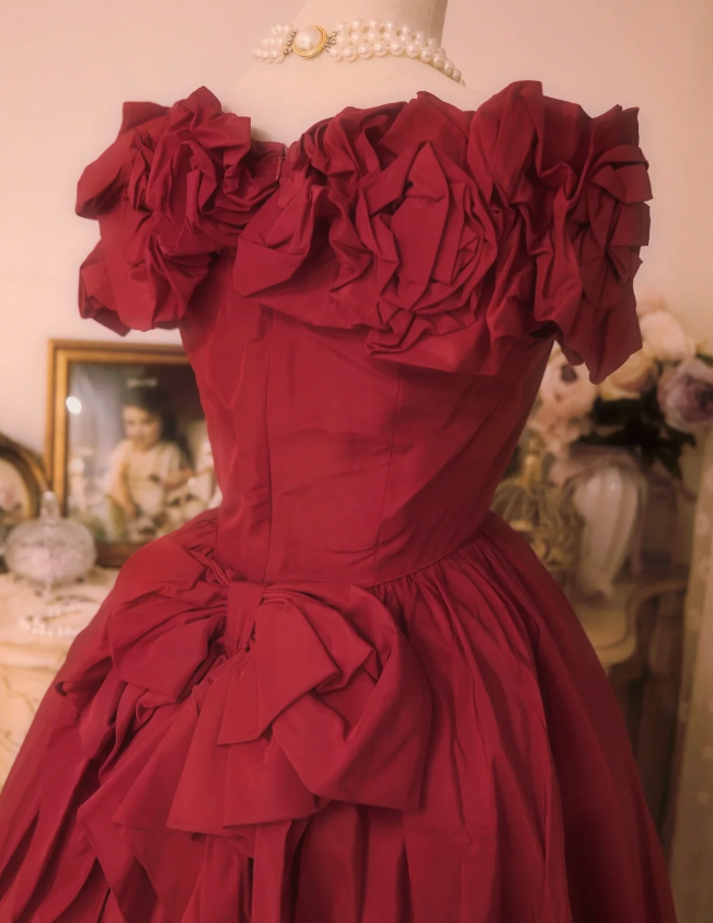 Vintage Court Red Bow Off-The-Shoulder Satin Ball Gown Prom Dresses