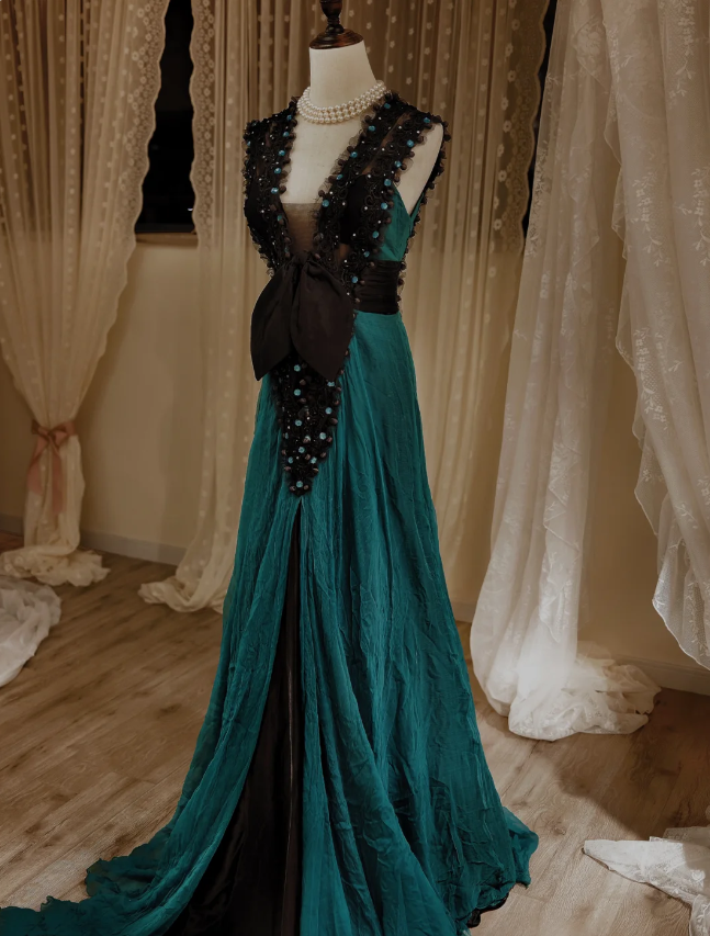 Vintage Dark Green A-Line V-Neck Bow Beaded Chiffon Long Formal Prom Dresses