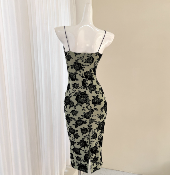 Vintage Dark Green Base Black Rose Printed Slim-Fit Spaghetti Strap Satin Formal Prom Dresses Secondary image