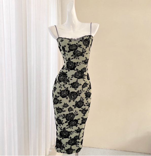 Vintage Dark Green Base Black Rose Printed Slim-Fit Spaghetti Strap Satin Formal Prom Dresses Main image