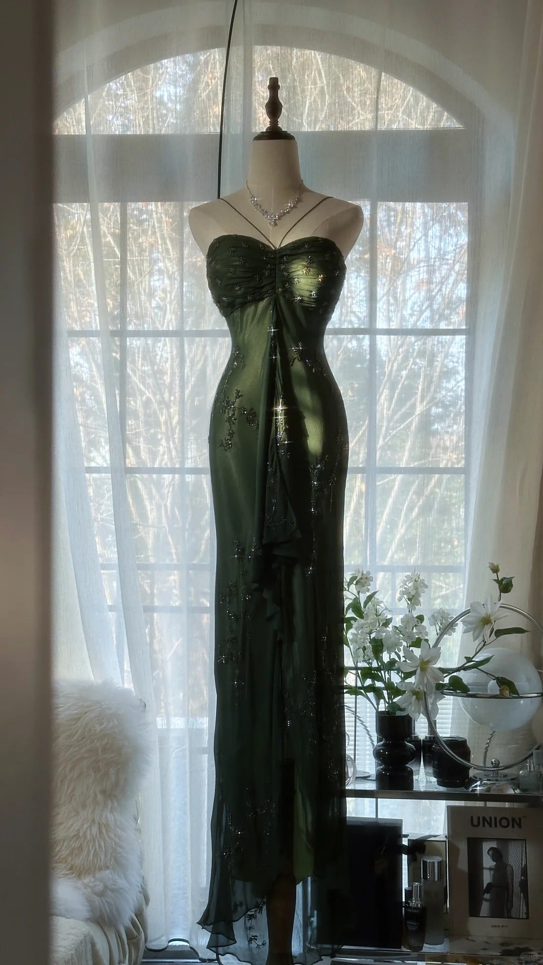 Vintage Dark Green Strapless Beaded Chiffon Mermaid Long Prom Dress Main image
