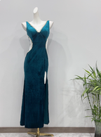 Vintage Deep Peacock Blue Mermaid V-Neck Pearl Slit Velvet Long Formal Prom Dresses