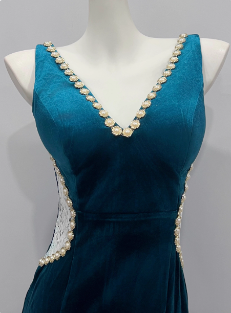 Vintage Deep Peacock Blue Mermaid V-Neck Pearl Slit Velvet Long Formal Prom Dresses