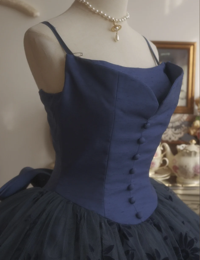 Vintage Elegant Navy Blue Bow Embroidered Train Tulle Ball Gown Prom Dresses Sweet 16 Dresses