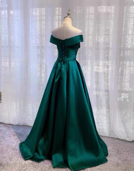 Vintage Emerald Green A-Line Off-The-Shoulder Satin Long Formal Prom Dresses