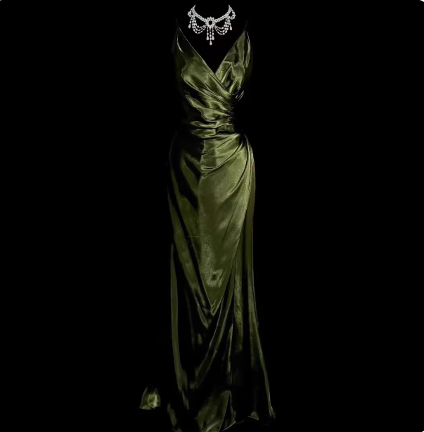 Vintage Emerald Green V-Neck Ruffled Satin Long Formal Prom Dresses
